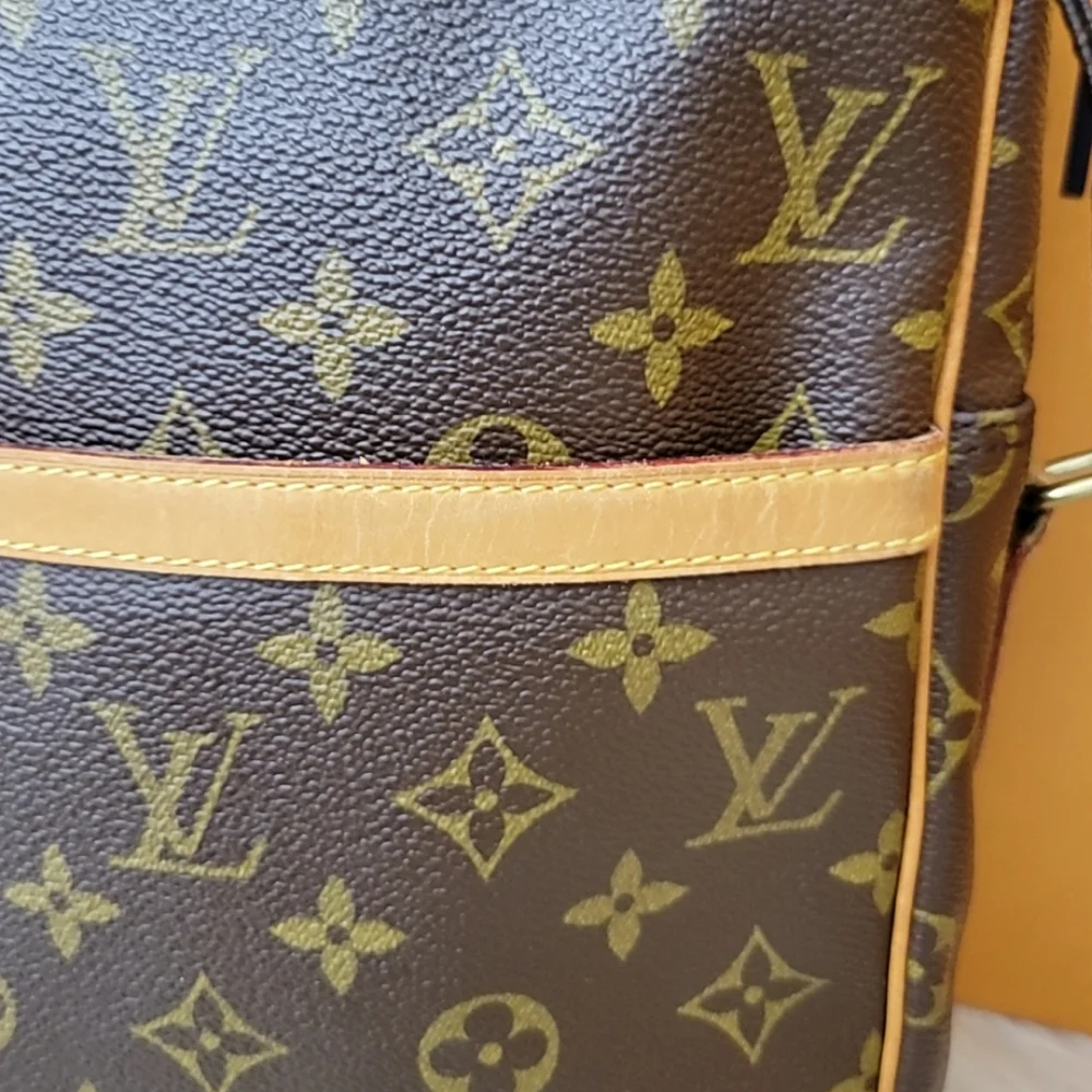 ππ₯Rare π₯π π―%Authentic Louis Vuitton Danube MM Crossbody Bag Monogram Canvas - Picture 8 of 16